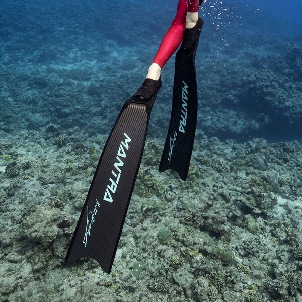 퐁당닷컴,세트마 만트라,CETMA MANTRA,예약주문 상품으로 엑스트라소프트강도, 미듐강도, 커스텀 선택 시 3개월 까지 소요될 수 있습니다.,세트마,프리다이빙 > 오리발 > 카본핀